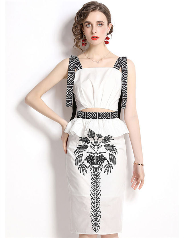 CM-SF032505 Women Elegant European Style Straps Short Camisole With Embroidery Skirt - Set