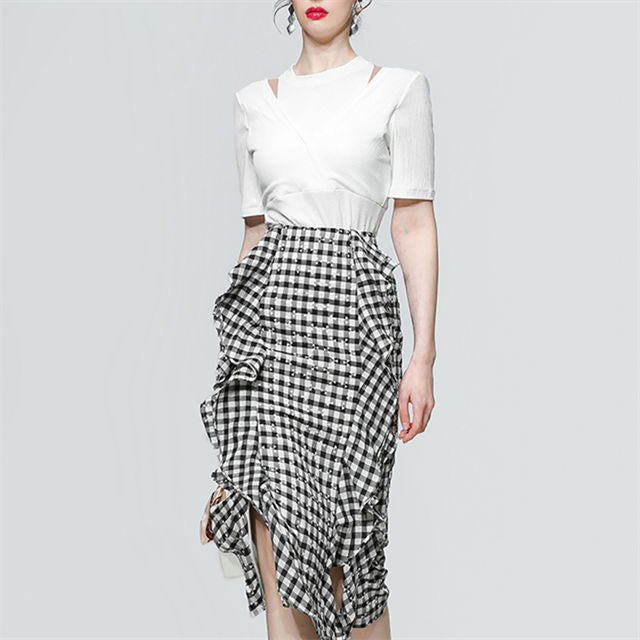 CM-SF052408 Women Elegant Seoul Style Cotton T-Shirt With Plaids Flouncing Skirt - Set