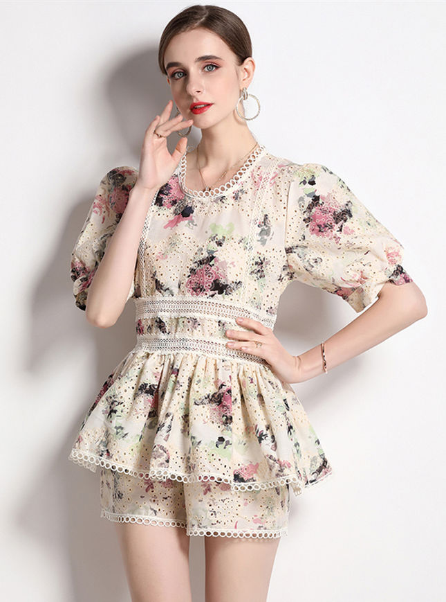 CM-SF081601 Women Casual European Style Hollow Out Floral Embroidery Flouncing Short Suits