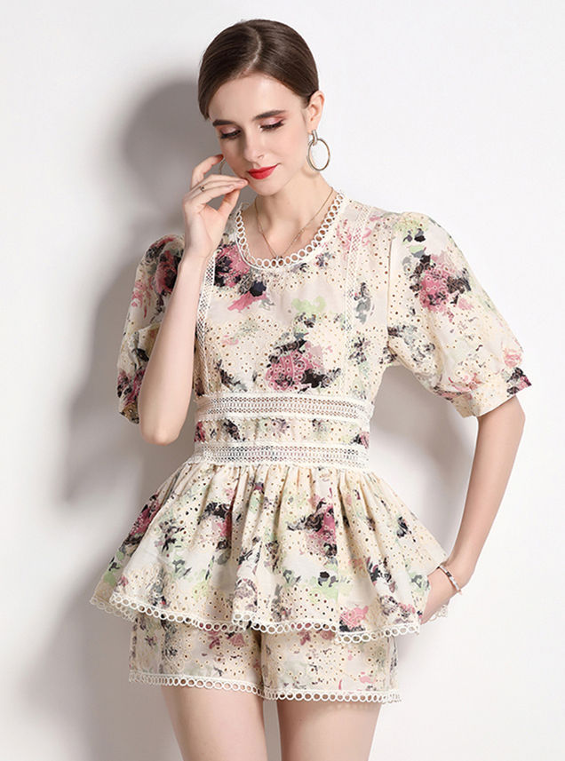 CM-SF081601 Women Casual European Style Hollow Out Floral Embroidery Flouncing Short Suits