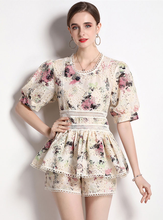 CM-SF081601 Women Casual European Style Hollow Out Floral Embroidery Flouncing Short Suits