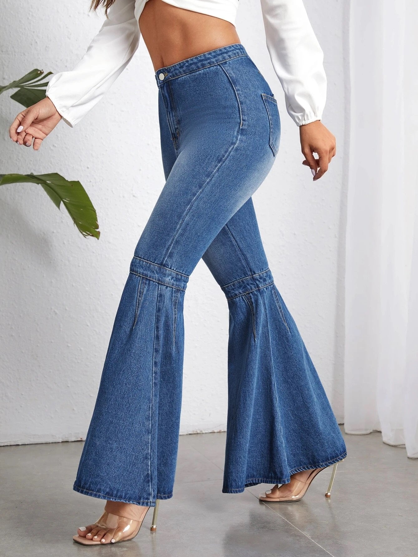 CM-BS696533 Women Casual Seoul Style Dark Wash Zipper Fly Flare Leg Jeans