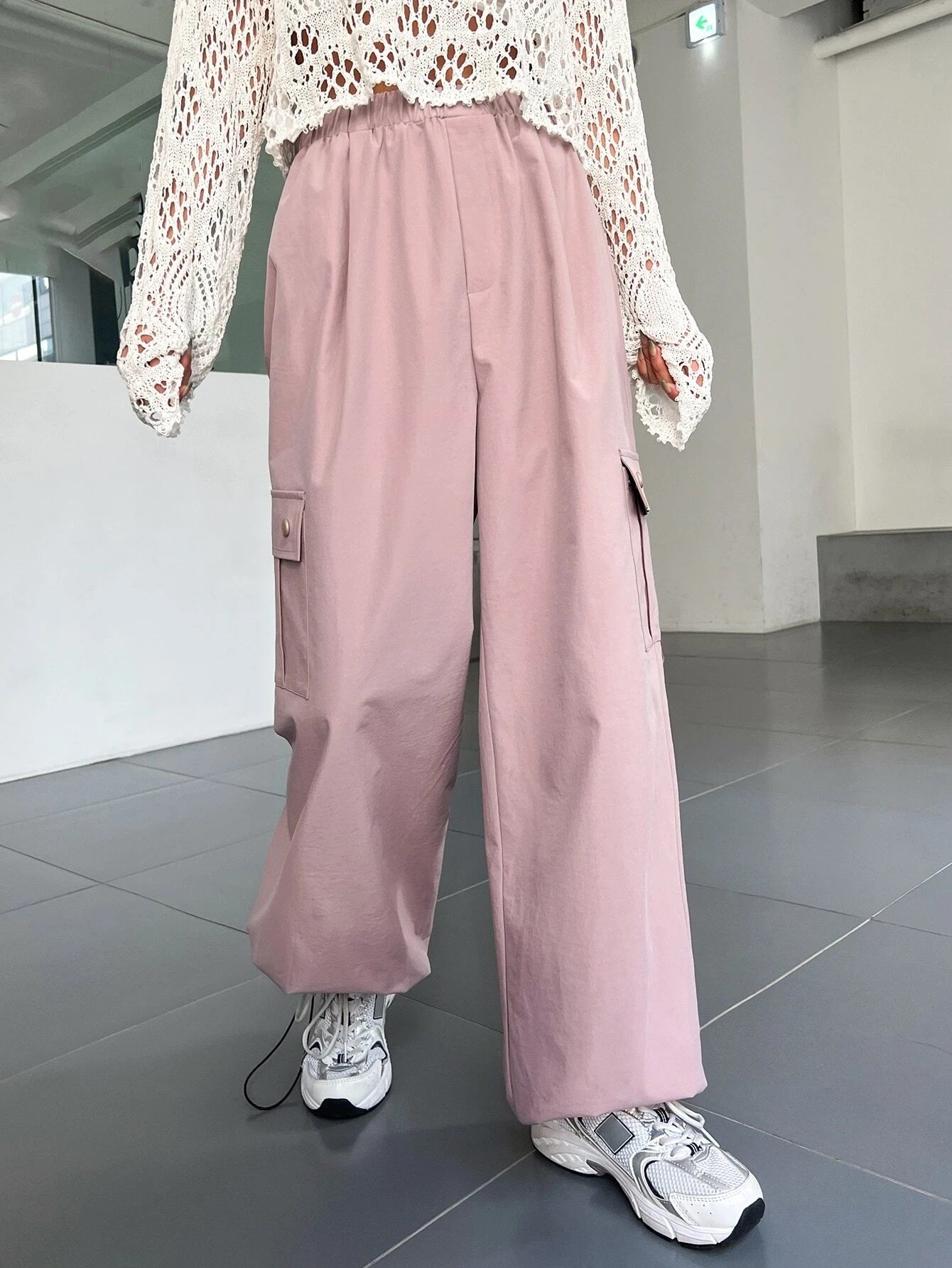 CM-BS834953 Women Casual Seoul Style Flap Pocket Side Drawstring Hem Cargo Pants