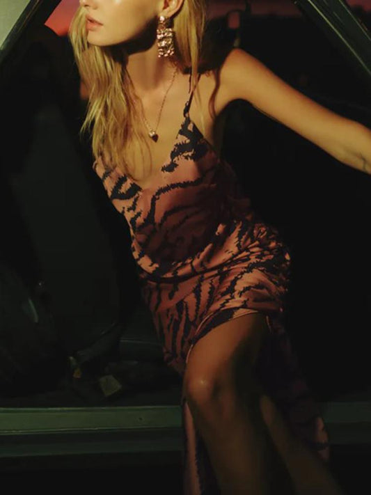 CM-D121459 Women Casual European Style V-Neck Backless Animal Print Maxi Dress