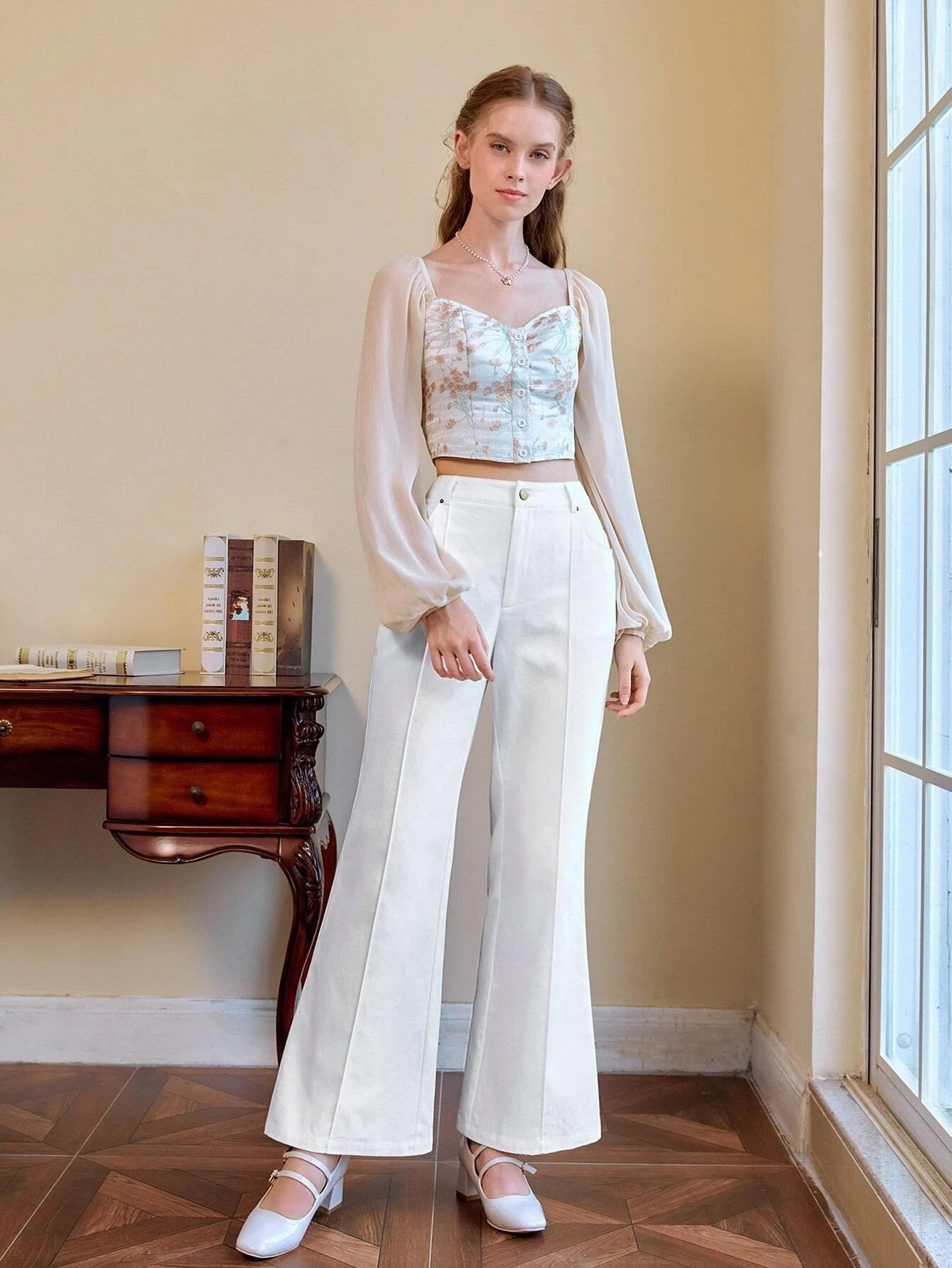 CM-BS476717 Women Elegant Seoul Style High Waist Flare Leg Pants - White