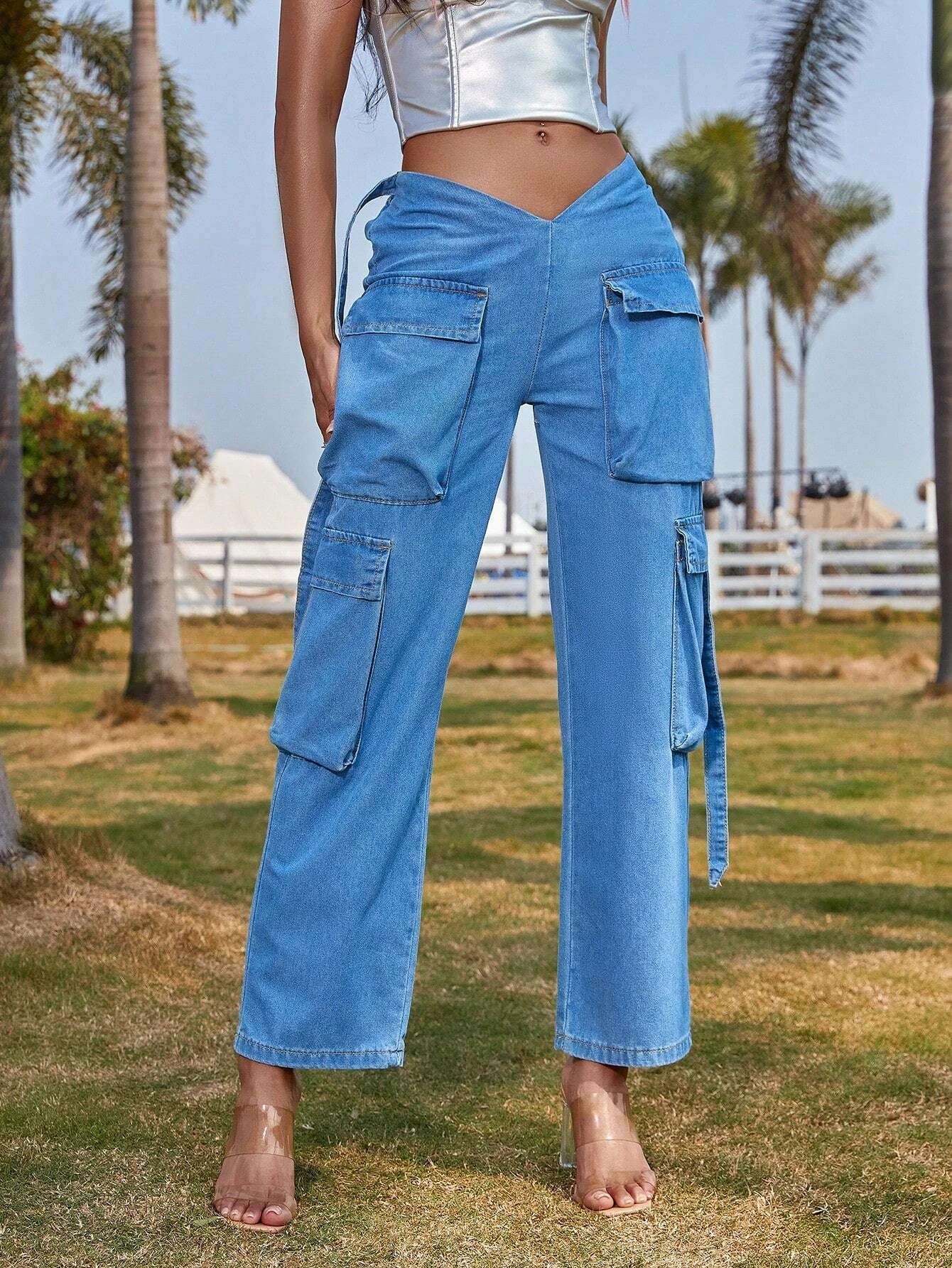CM-BS118232 Women Casual Seoul Style V-Waist Flap Pocket Straight Leg Cargo Jeans