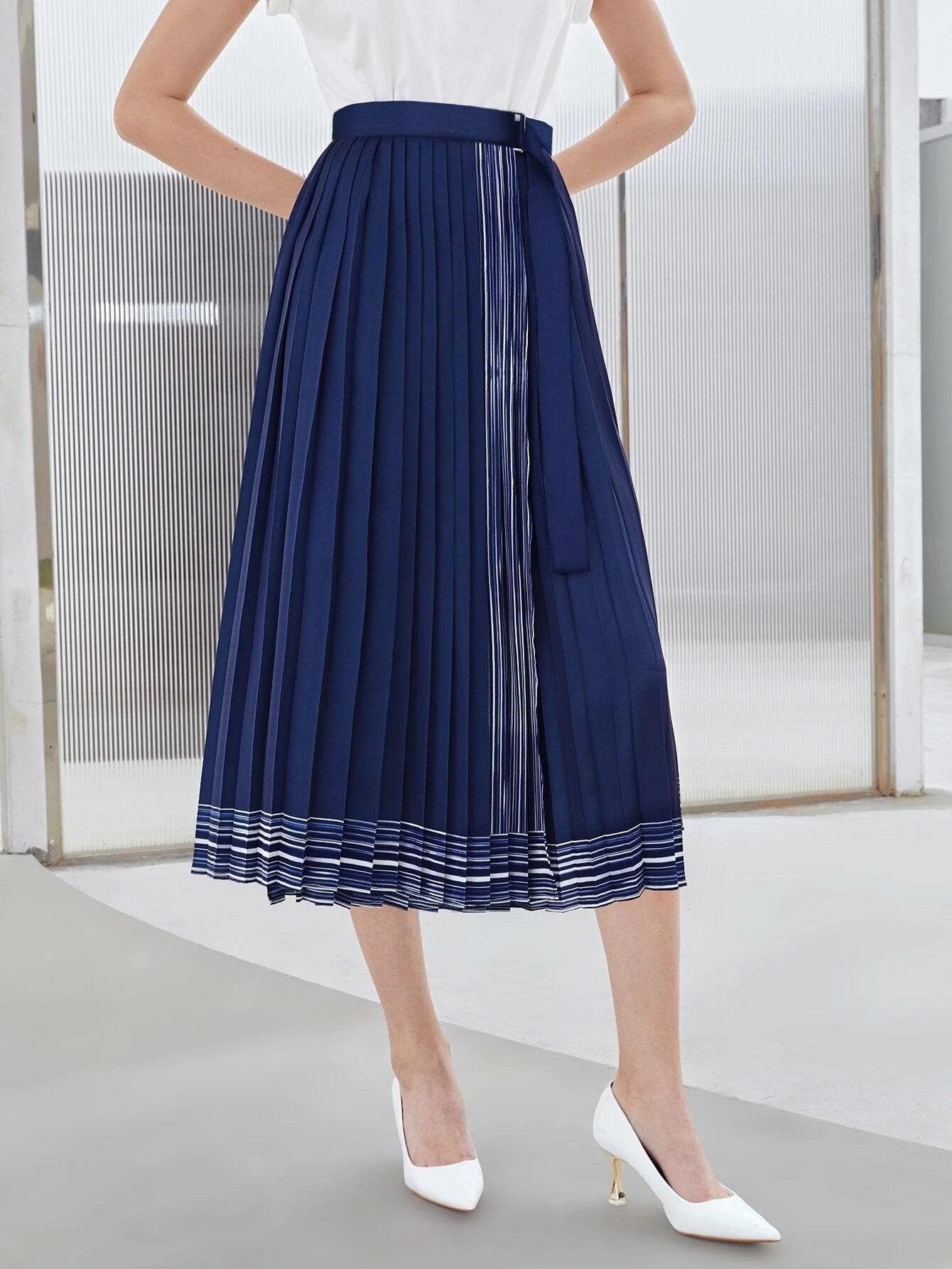 CM-BS975215 Women Elegant Seoul Style High Waist Pleated Flowy Belted Skirt - Navy Blue